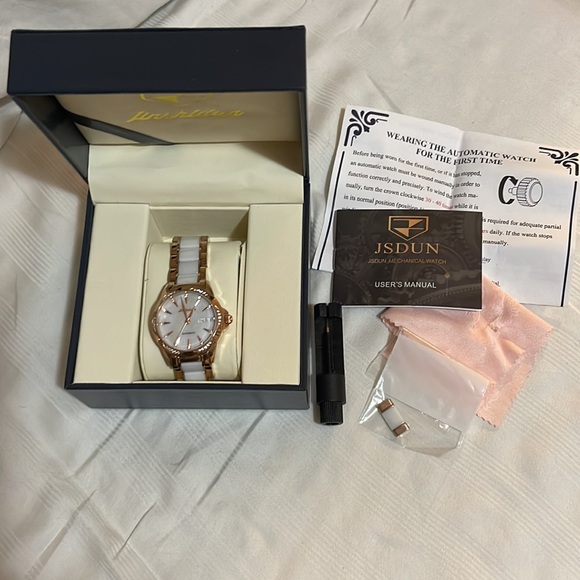JSDUN Women’s Watch - Picture 6 of 6